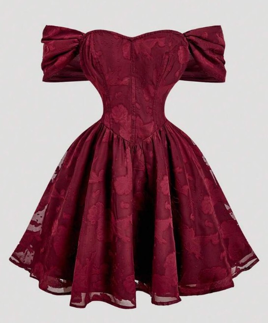 เดรสเปิดไหล่สีแดงไวน์